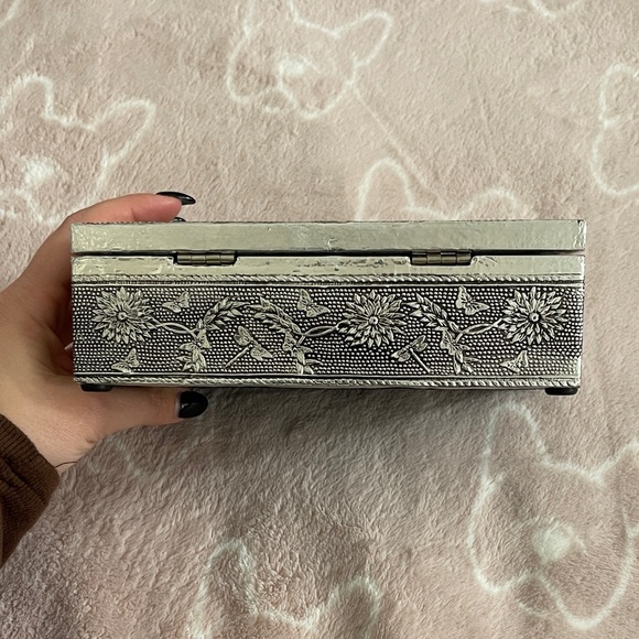 Silver Tree Design Jewelry Box - Picture 4 of 6